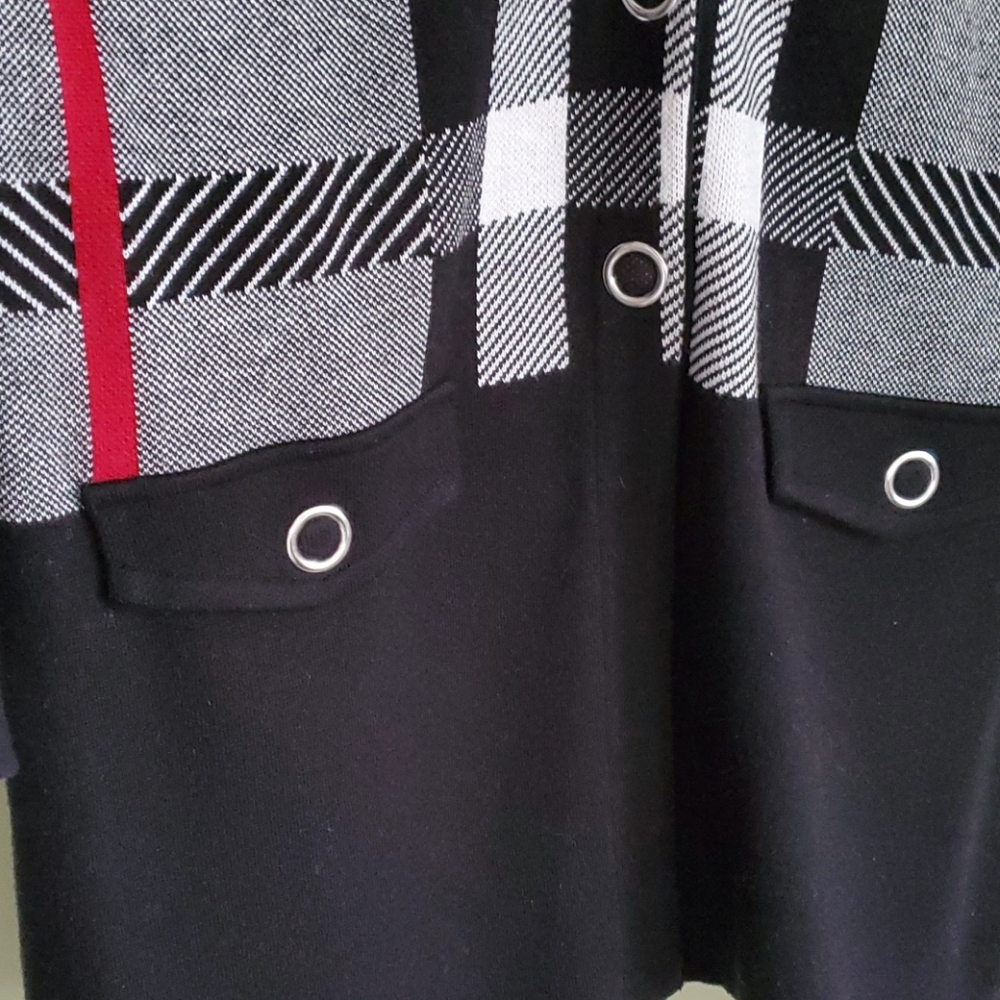 Sweater - Picture 4 of 4